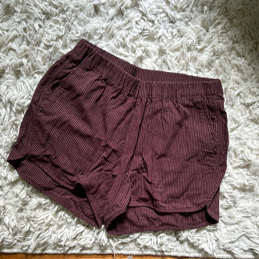 Brown Athletic Shorts with Elastic Waistband and Curved Hem